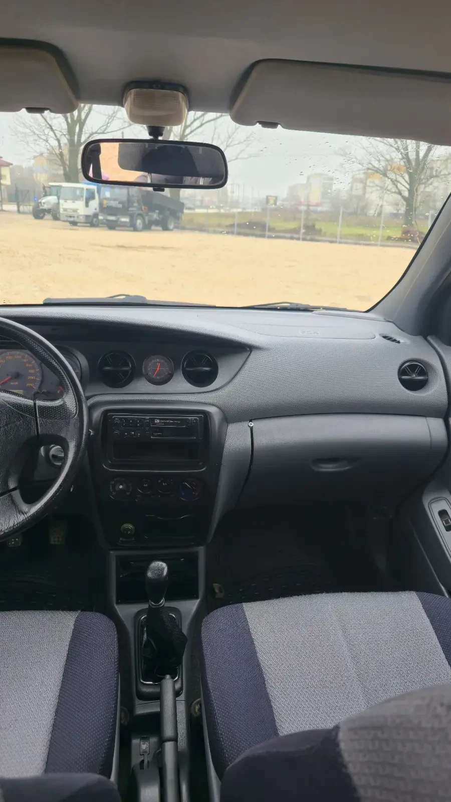 Daihatsu Yrv 1.3i 16V - изображение 8