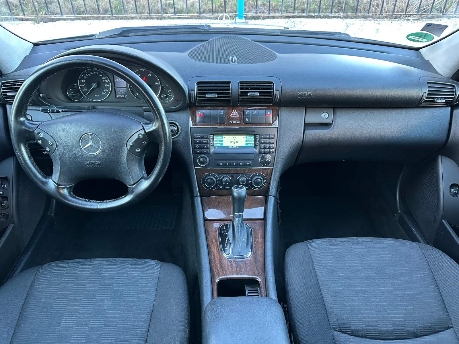 Mercedes-Benz C 220 CDI  Facelift автоматик, снимка 7 - Автомобили и джипове - 53787898