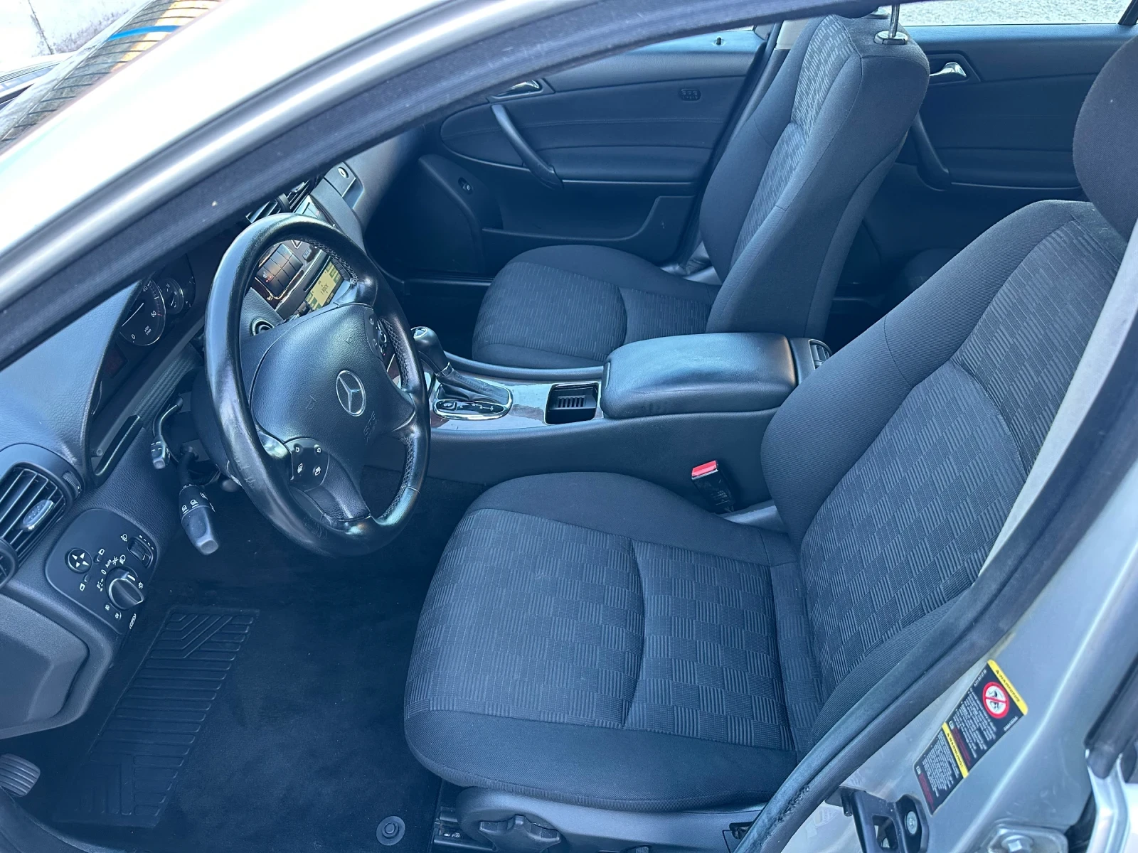 Mercedes-Benz C 220 CDI  Facelift автоматик, снимка 10 - Автомобили и джипове - 53787898