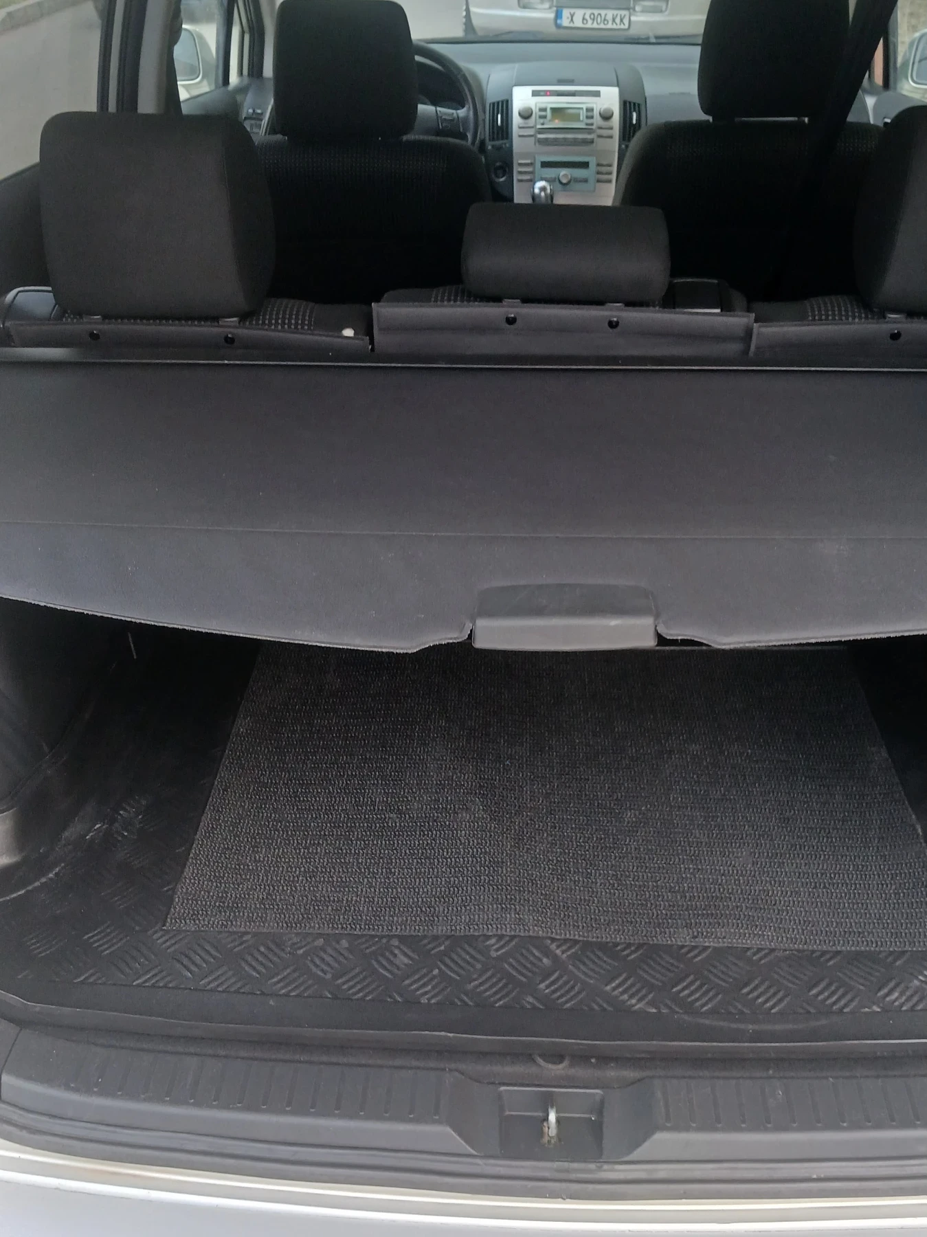 Toyota Corolla verso 2.2, снимка 7 - Автомобили и джипове - 53956541