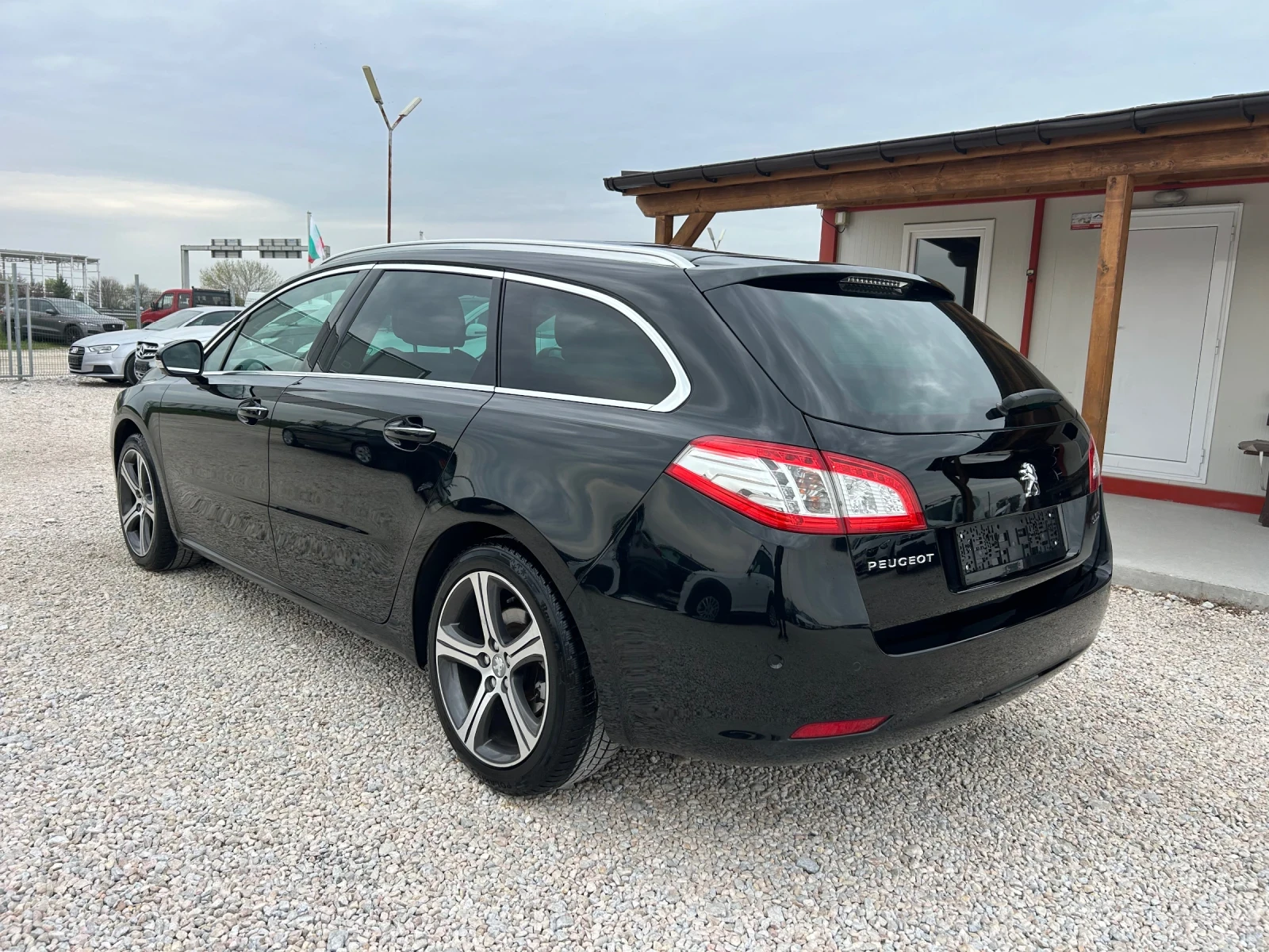 Peugeot 508 * 2.0* HDI* 180к.с* FULL* Сервизна* История* , снимка 3 - Автомобили и джипове - 54218431