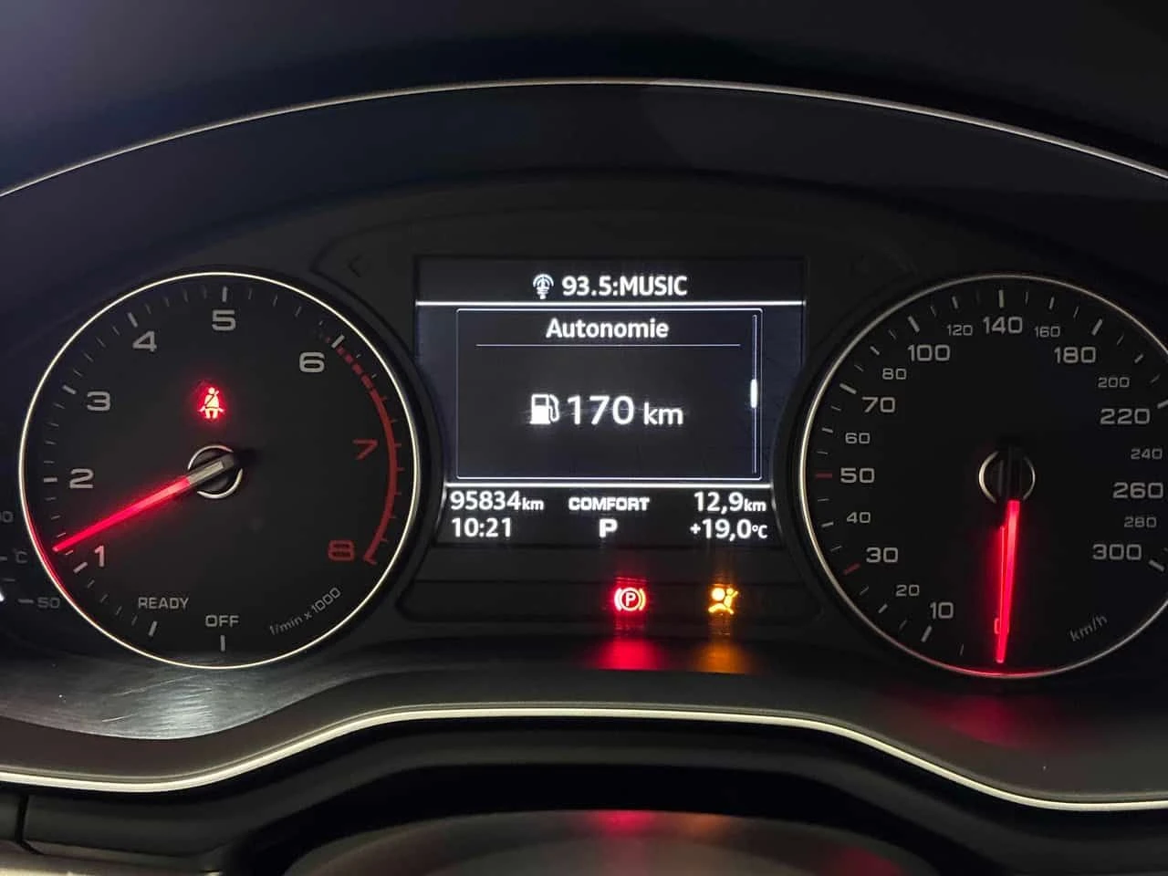 Audi A5 * Komfort * CARFAX * ПАНОРАМА * БЕЗ ИНЦИДЕНТИ * , снимка 8 - Автомобили и джипове - 54528875