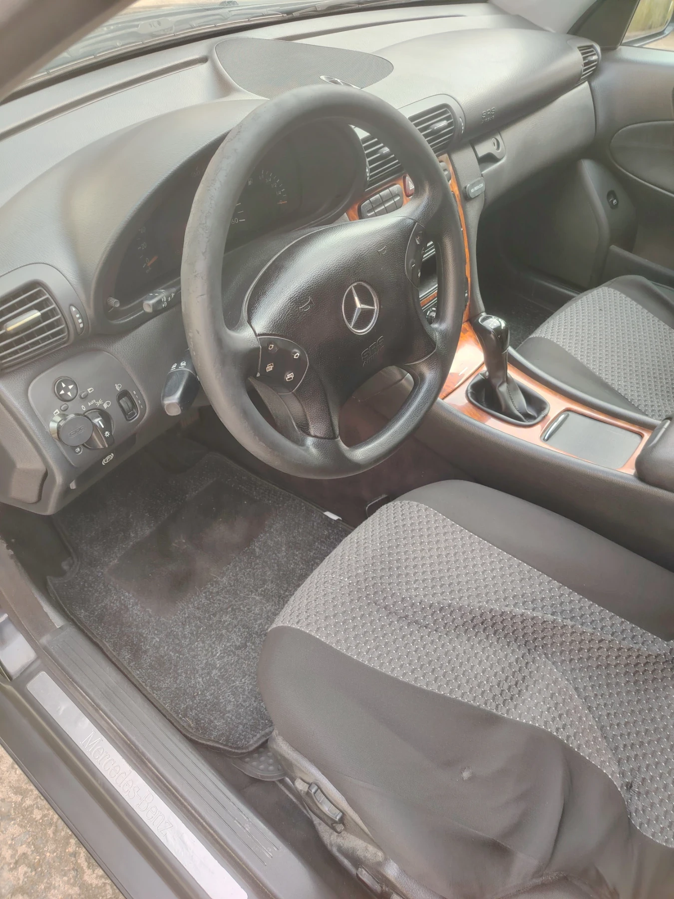 Mercedes-Benz C 200, снимка 16 - Автомобили и джипове - 54717752