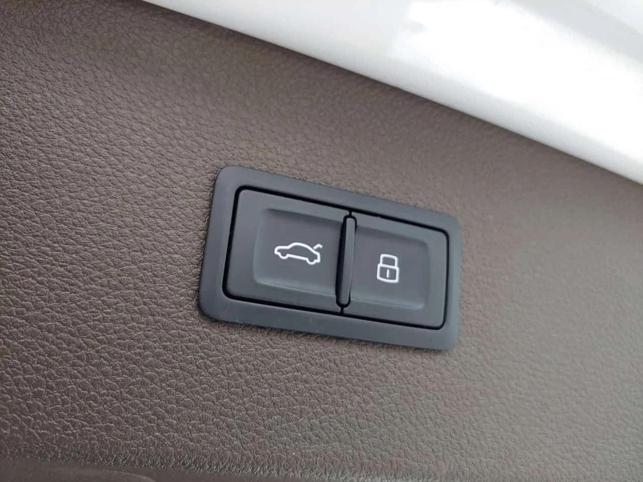 Audi A7 * 3.0T Technik AWD | SUNROOF | NAV | HTD SEATS * C, снимка 16 - Автомобили и джипове - 55408854