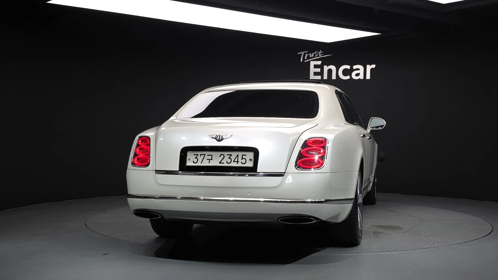 Bentley Mulsanne SOFT CLOSE* ЕЛ. БАГАЖНИК* МАСАЖ* ЛЮК* КРАЙНА ЦЕНА, снимка 4 - Автомобили и джипове - 55593673