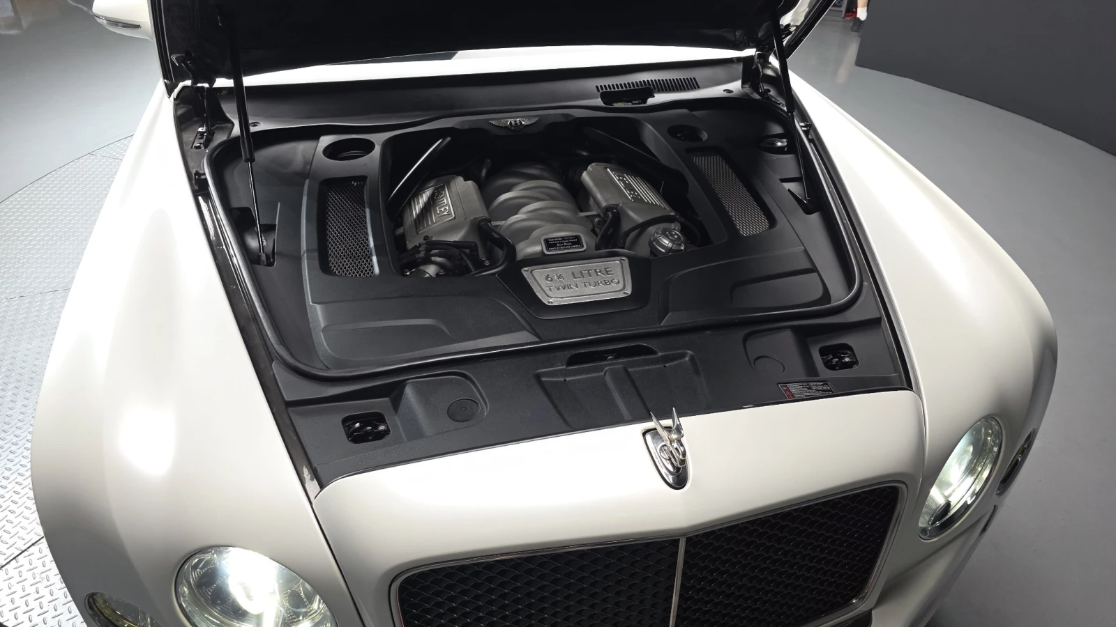 Bentley Mulsanne SOFT CLOSE* ЕЛ. БАГАЖНИК* МАСАЖ* ЛЮК* КРАЙНА ЦЕНА, снимка 6 - Автомобили и джипове - 55593673