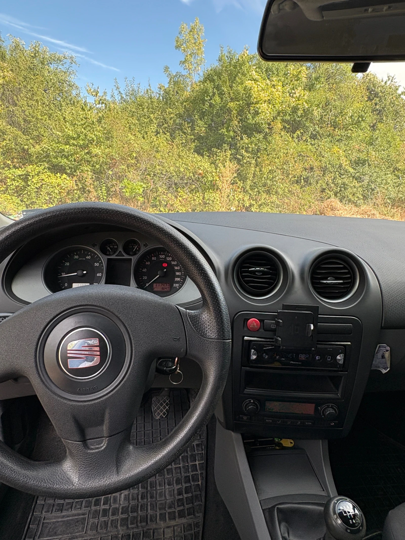 Seat Cordoba 1.4i, снимка 8 - Автомобили и джипове - 55951462
