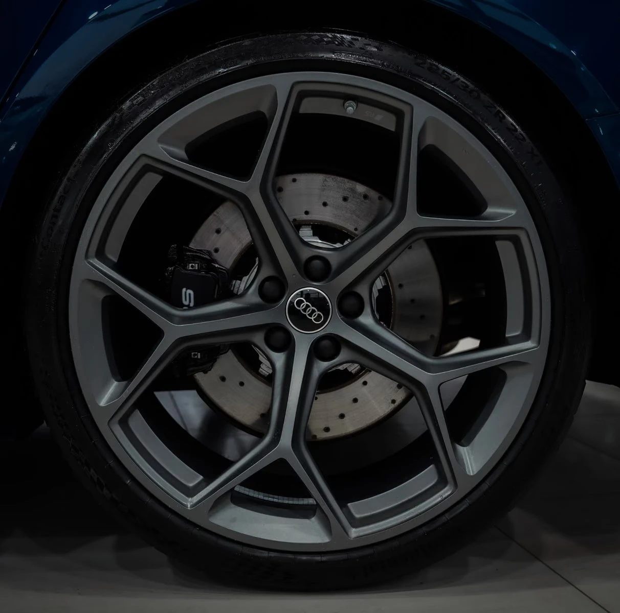 Audi Rs6 PERFORMANCE / BLACK OPTIC / B&O / MATRIX / DYNAMIC, снимка 8 - Автомобили и джипове - 56015723