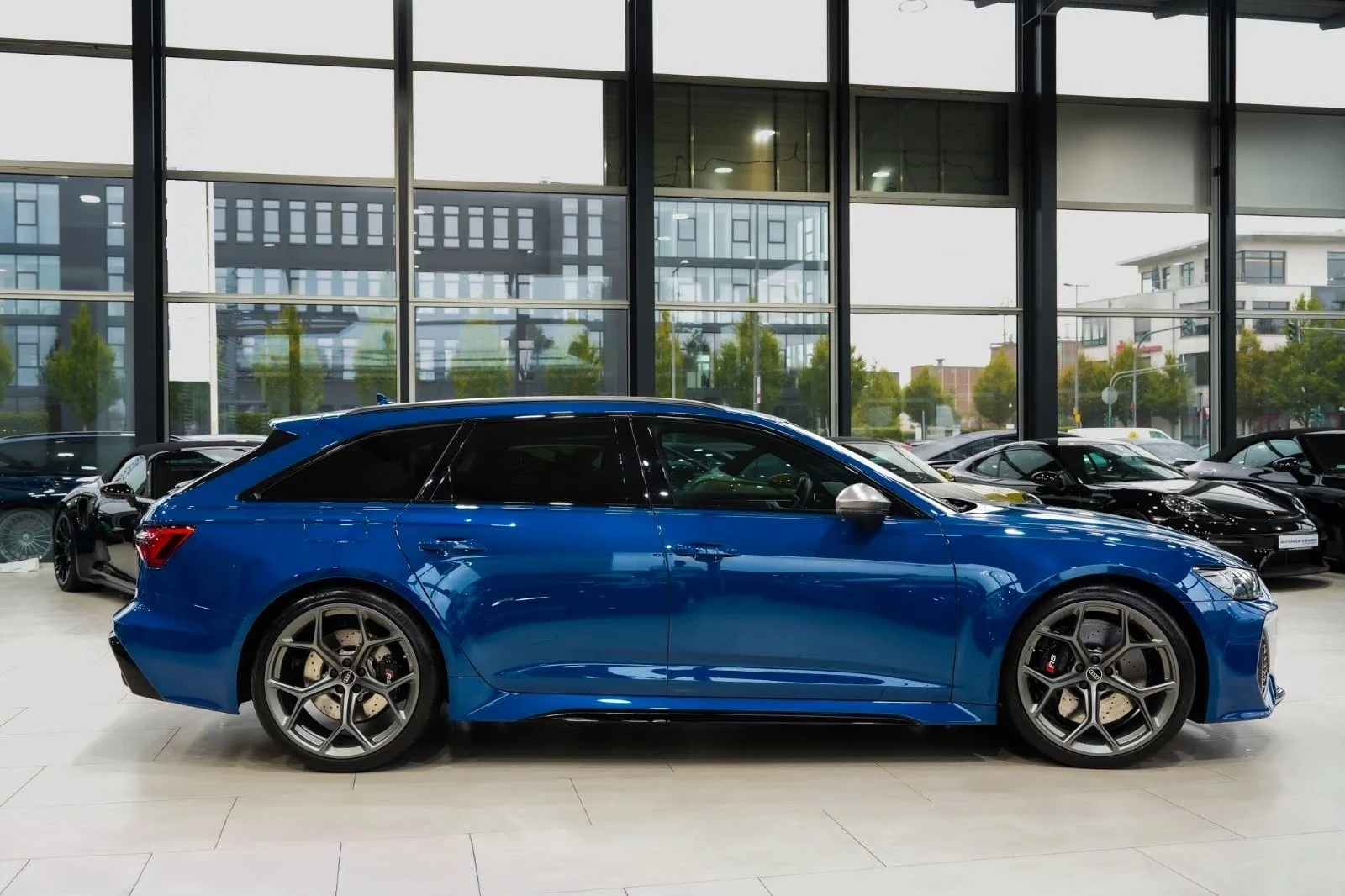 Audi Rs6 PERFORMANCE / BLACK OPTIC / B&O / MATRIX / DYNAMIC, снимка 7 - Автомобили и джипове - 56015723