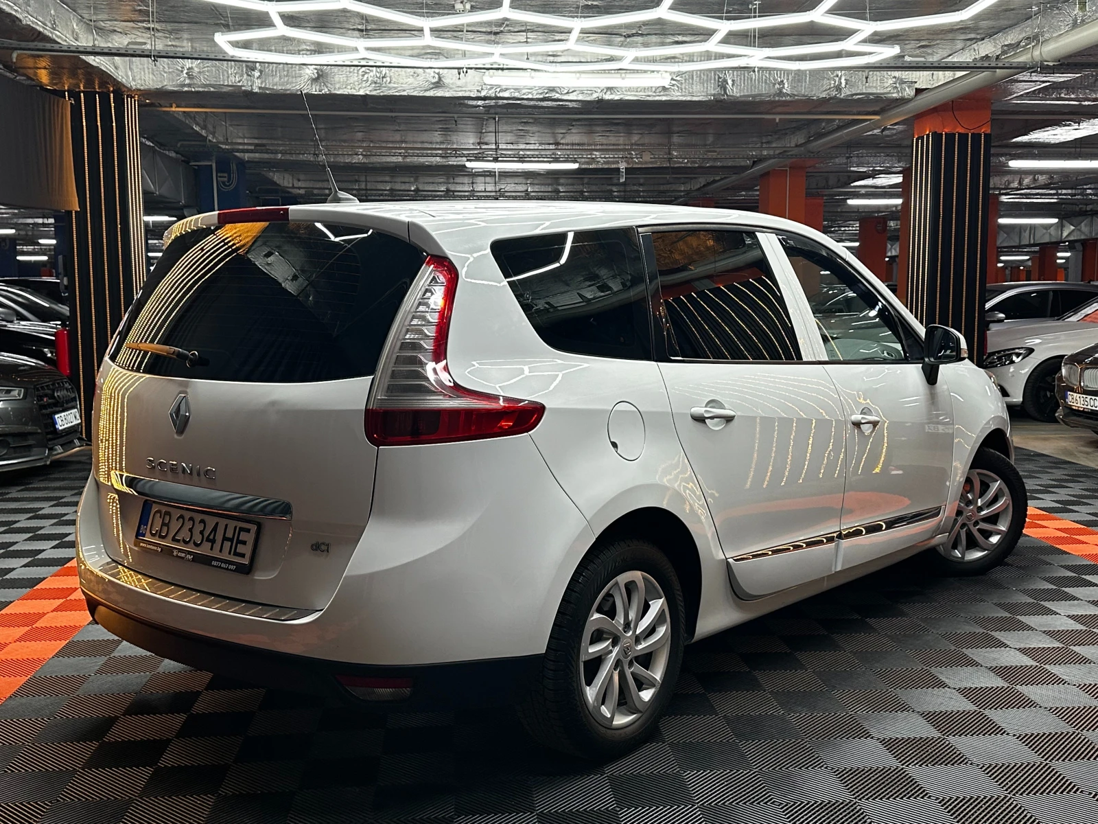 Renault Scenic 1.6d 131 к.с. , снимка 5 - Автомобили и джипове - 56272440