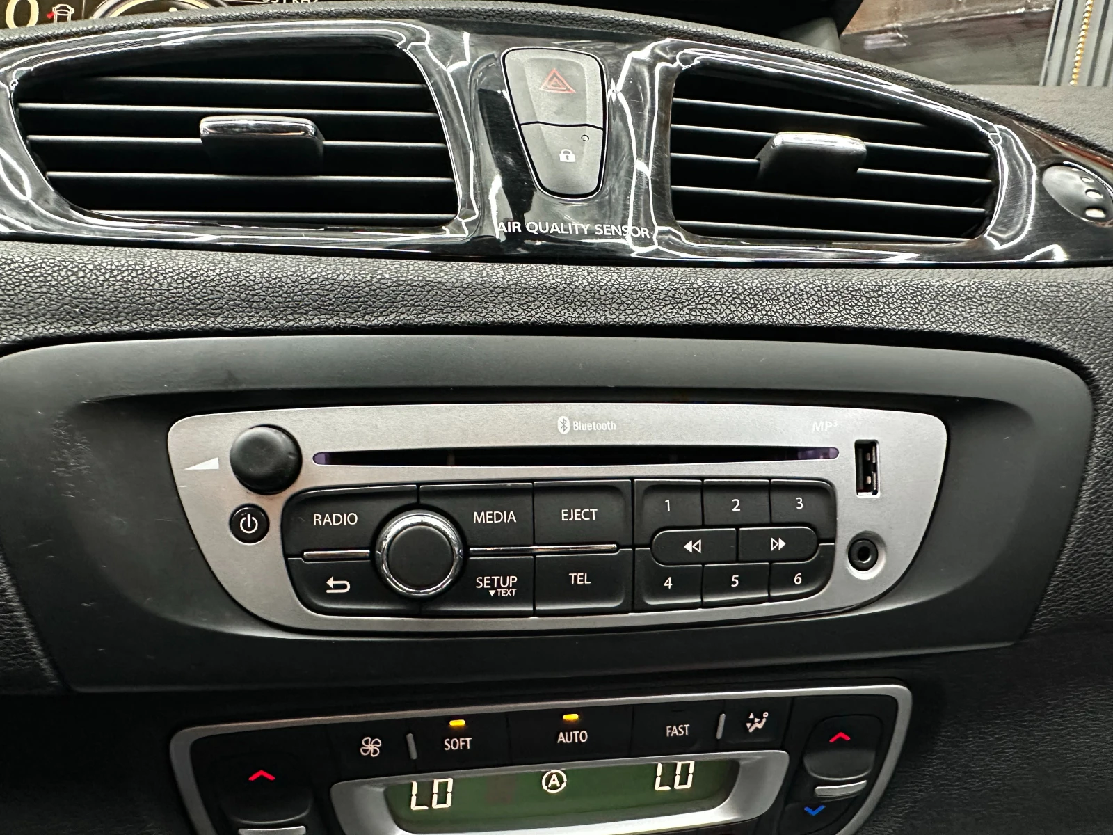 Renault Scenic 1.6d 131 к.с. , снимка 13 - Автомобили и джипове - 56272440