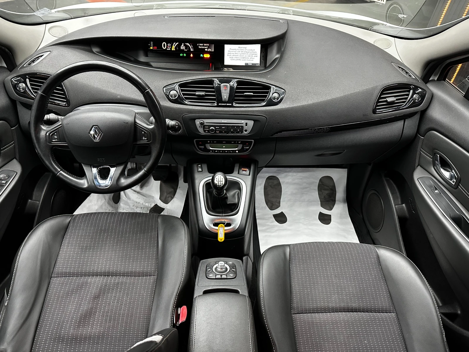 Renault Scenic 1.6d 131 к.с. , снимка 8 - Автомобили и джипове - 56272440