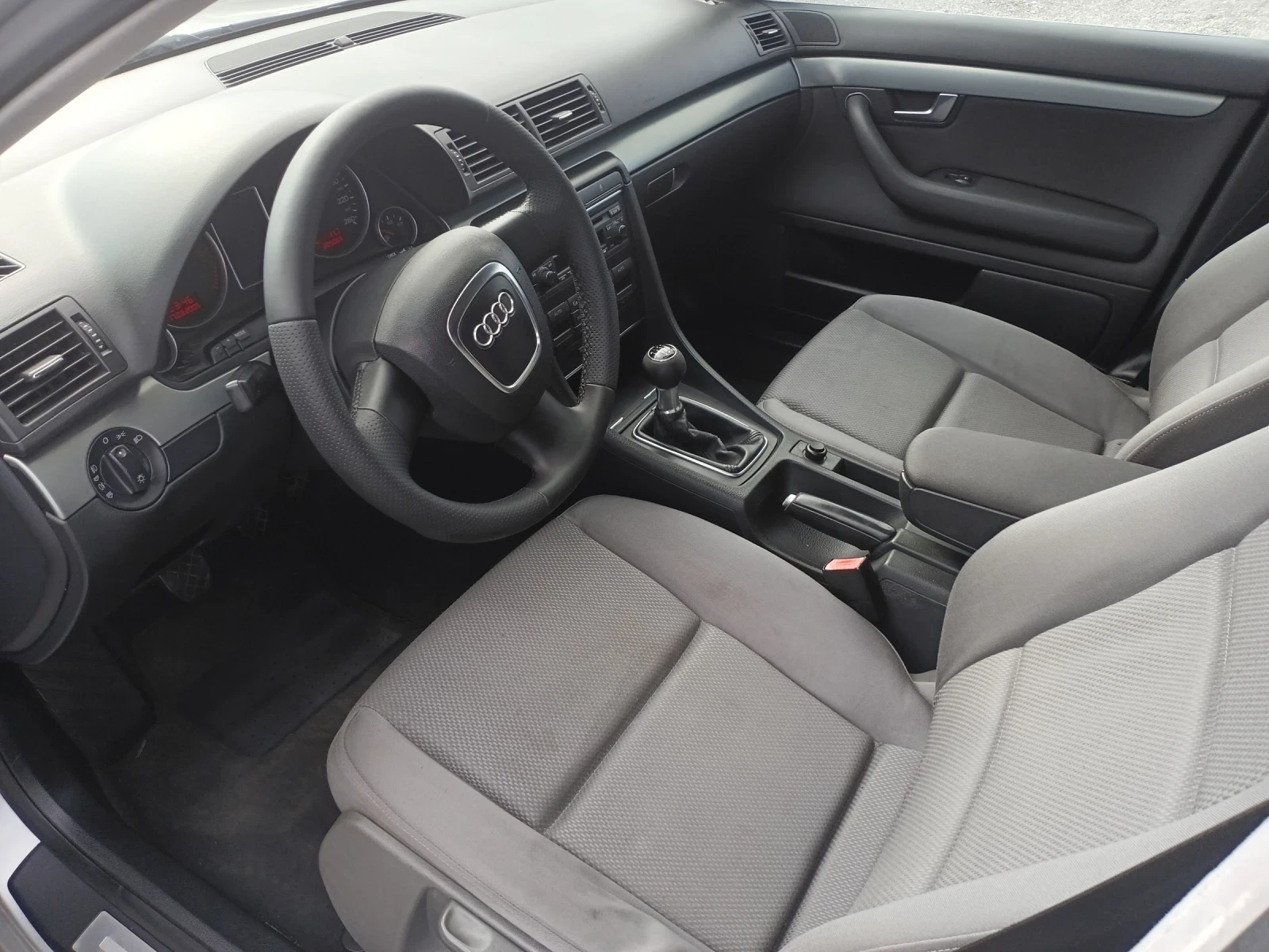 Audi A4, снимка 8 - Автомобили и джипове - 56678953