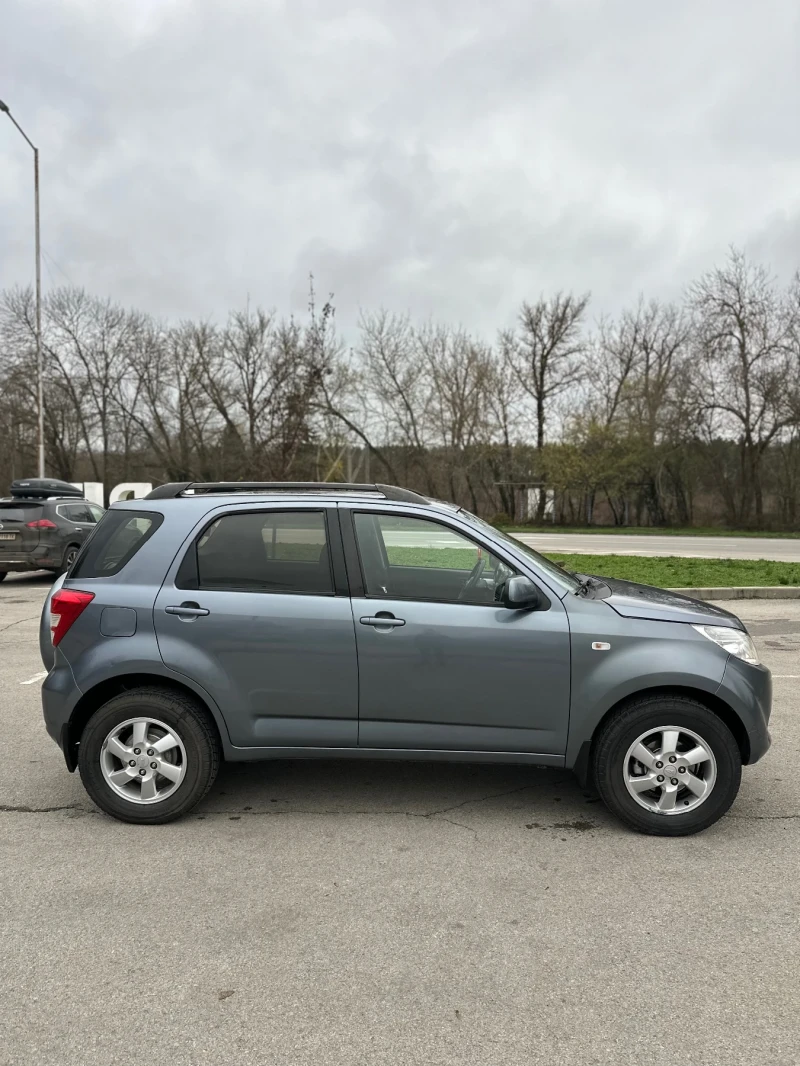 Daihatsu Terios 1.5 4х4 Газ/бензин, снимка 4 - Автомобили и джипове - 52593009