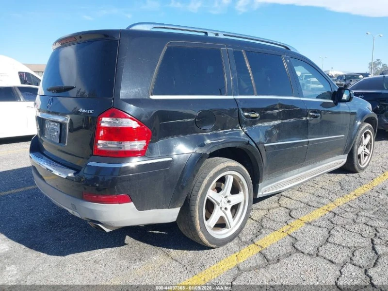 Mercedes-Benz GL 550 5.5l 4Matic, снимка 6 - Автомобили и джипове - 53235388