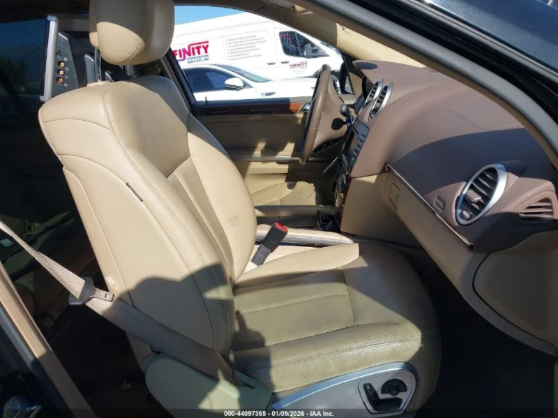 Mercedes-Benz GL 550 5.5l 4Matic, снимка 5 - Автомобили и джипове - 53235388