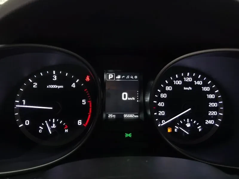 Hyundai Santa fe Diesel 2.0 4Wd Premium, снимка 8 - Автомобили и джипове - 55952504