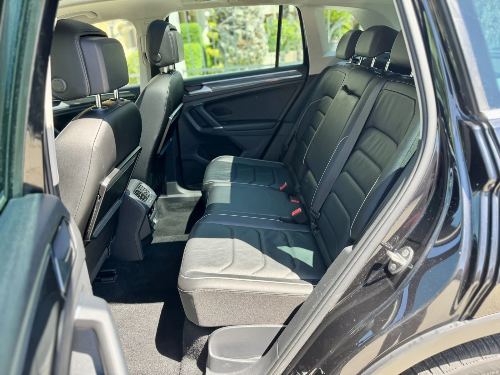 VW Tiguan 2.0 TDI 4Motion Highline, снимка 9 - Автомобили и джипове - 54481974