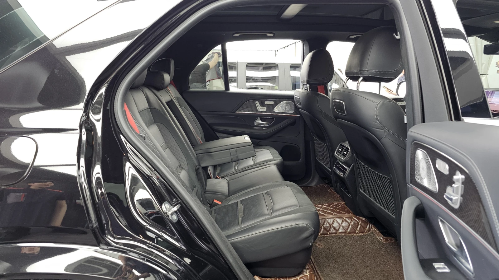 Mercedes-Benz GLE 53 4MATIC CARBON* HEAD-UP* 360* ОБДУХ* AIRMATIC* КРАЙНА ЦЕНА, снимка 16 - Автомобили и джипове - 54609099