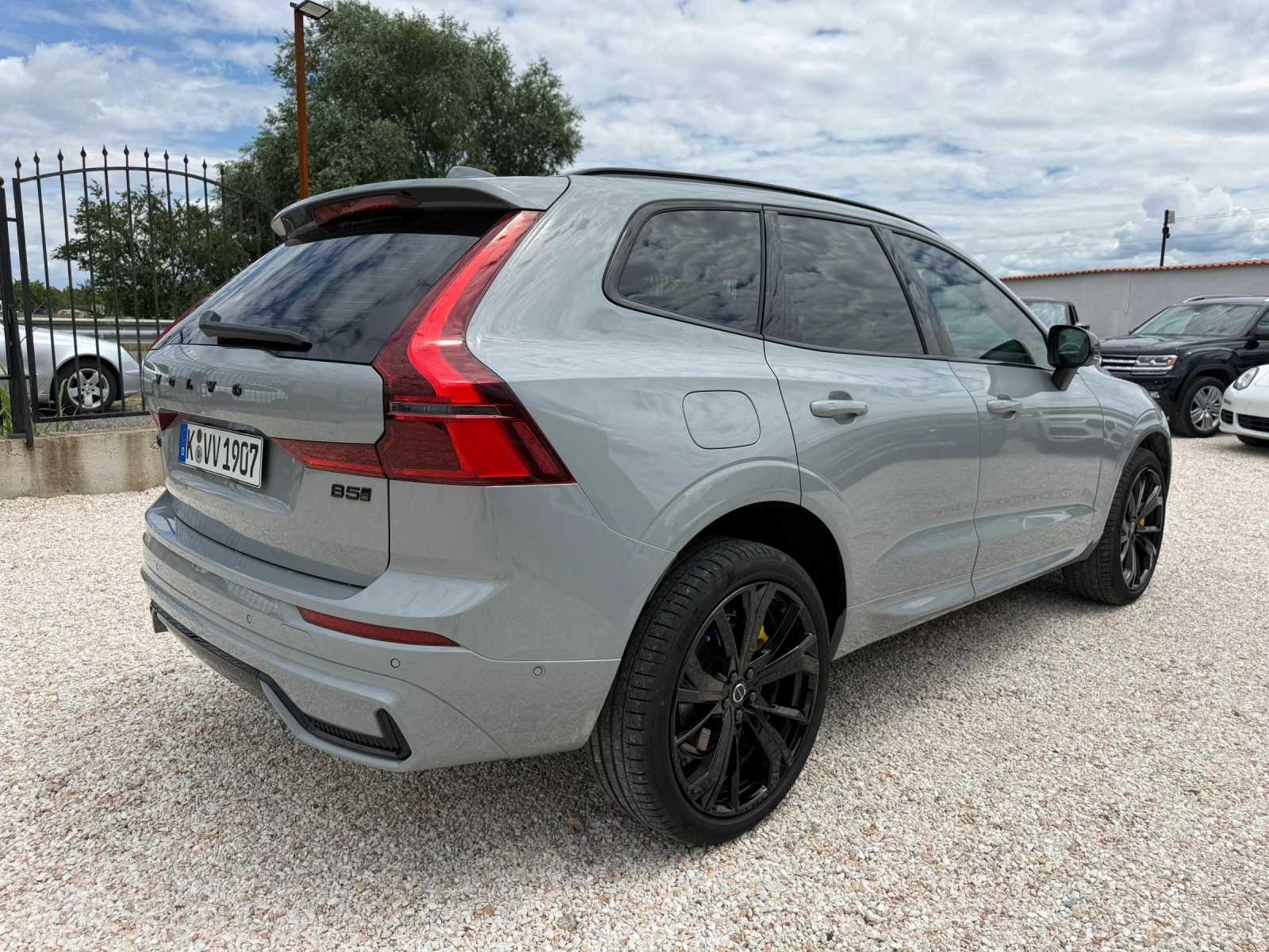 Volvo XC60  B5 AWD Black Edition Plus 360  Air Suspension, снимка 7 - Автомобили и джипове - 55093841
