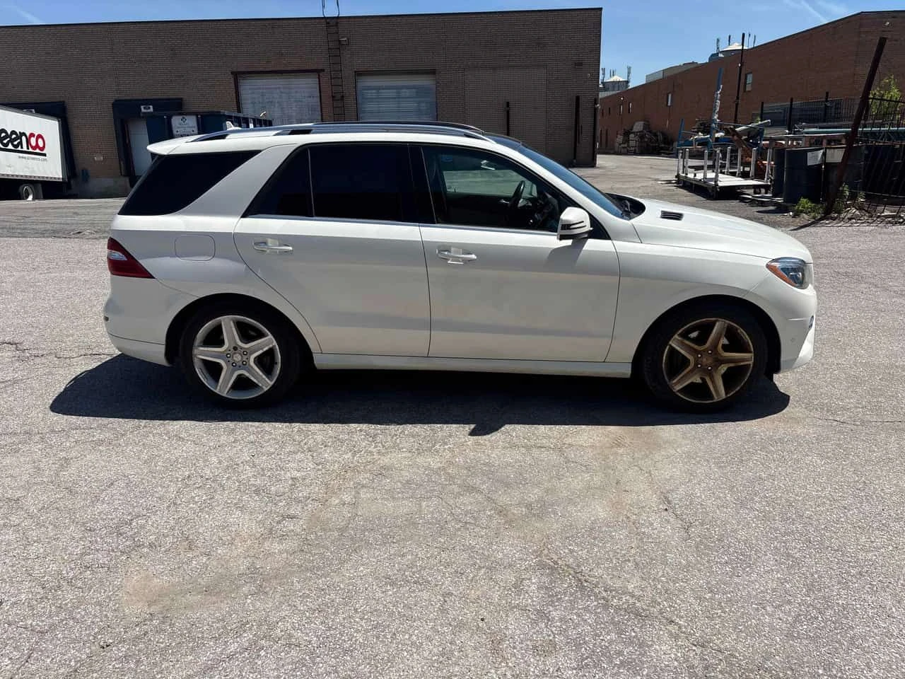 Mercedes-Benz ML 350 * BlueTEC * CARFAX * ОПЦИЯ ЗА ФИНАНСИРАНЕ, снимка 3 - Автомобили и джипове - 55175496