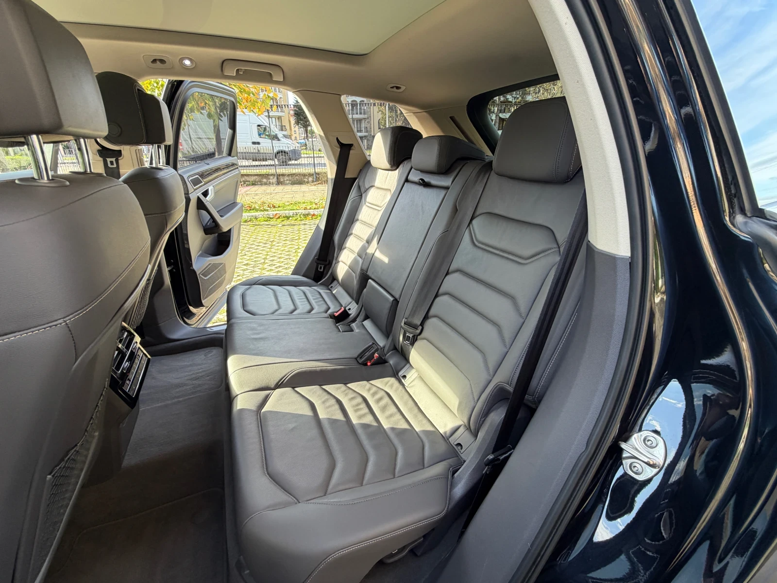 VW Touareg E hybrid, снимка 6 - Автомобили и джипове - 55189107
