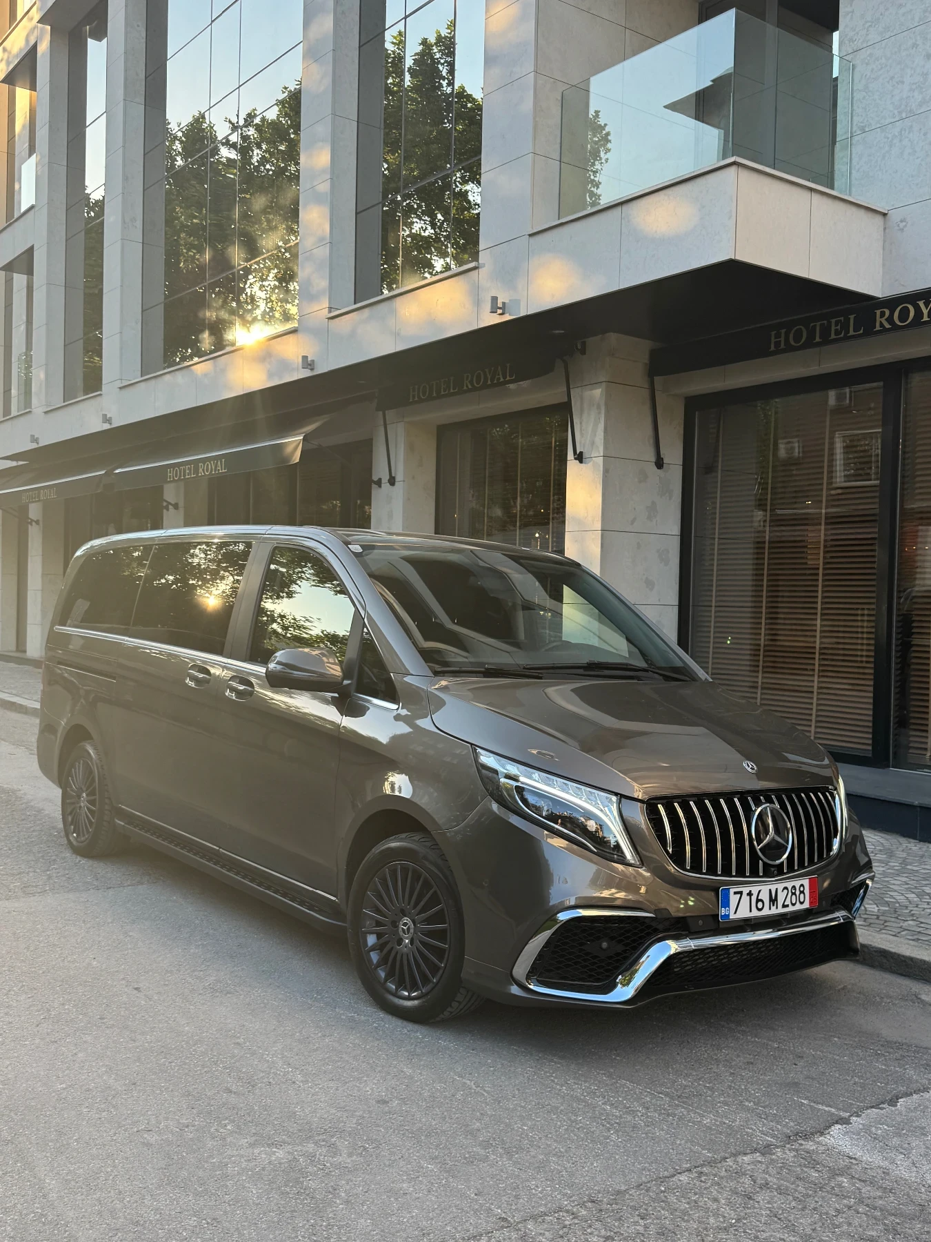 Mercedes-Benz V 250 Фейслифт 2021г. VIP   4x4   дистроник - изображение 2