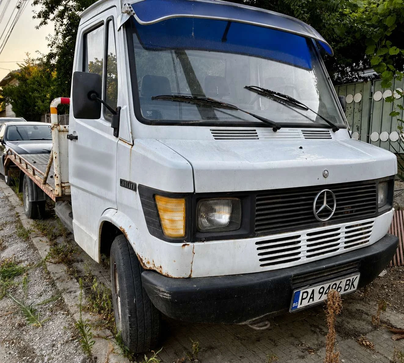 Mercedes-Benz 207 ПЪТНА ПОМОЩ 
