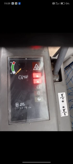 Багер Takeuchi TB016, снимка 9