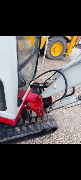 Багер Takeuchi TB016, снимка 15