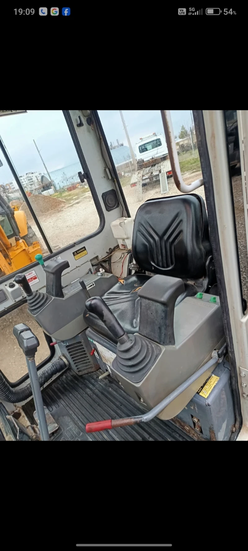 Багер Takeuchi TB016, снимка 8 - Индустриална техника - 53434955