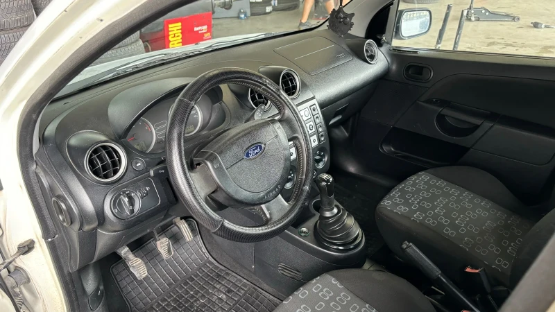 Ford Fiesta, снимка 4 - Автомобили и джипове - 46969157