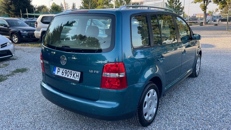 VW Touran 1.6 FSI , снимка 6 - Автомобили и джипове - 47335314