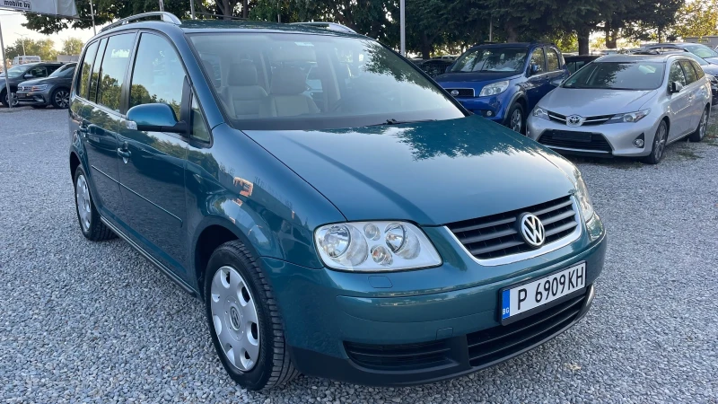 VW Touran 1.6 FSI , снимка 1 - Автомобили и джипове - 47335314