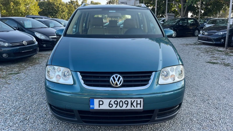 VW Touran 1.6 FSI , снимка 2 - Автомобили и джипове - 47335314