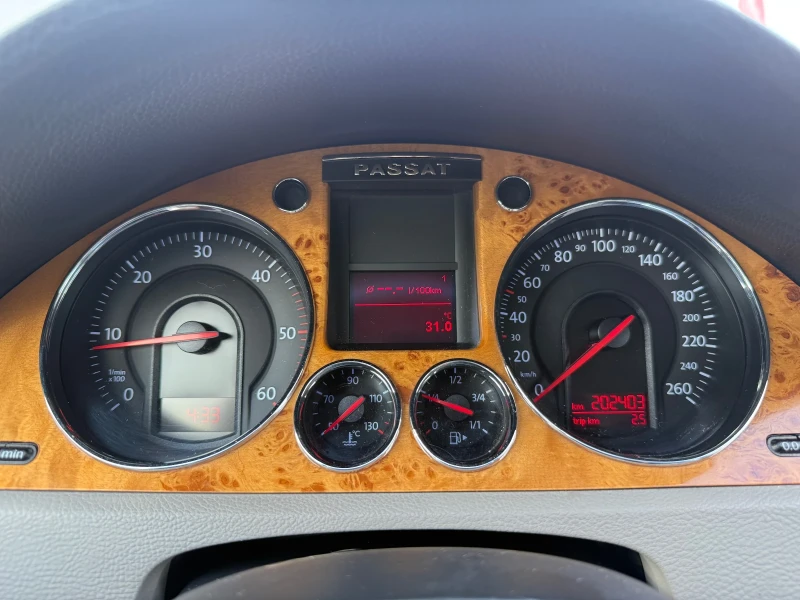VW Passat 2.0TDI-140PS-КЛИМАТРОНИК, снимка 13 - Автомобили и джипове - 51673991