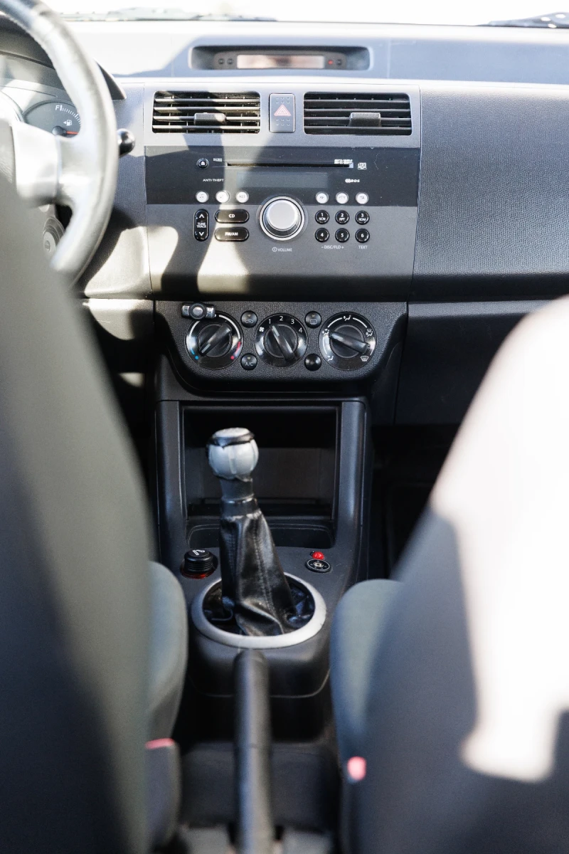 Suzuki Swift, снимка 10 - Автомобили и джипове - 51964658