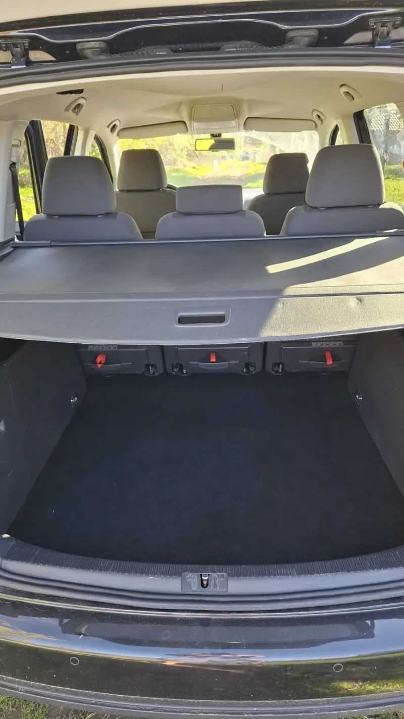 VW Touran 1.9 TDI Freestyle , снимка 10 - Автомобили и джипове - 52265974