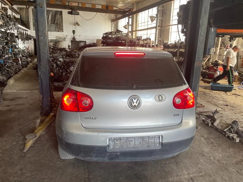 VW Golf 1.9tdi, снимка 3 - Автомобили и джипове - 34324406