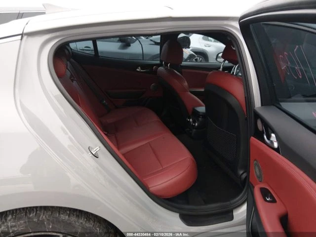 Kia Stinger AWD* KEYLESS* ПОДГРЕВ* ОБДУХВАНЕ* КАМЕРА* , снимка 13 - Автомобили и джипове - 54021443