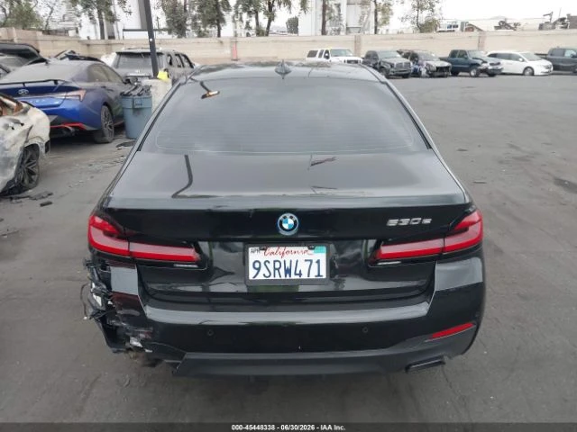 BMW 530E * M-SPORT* КОЖА* ПОДГРЕВ* ШИБИДАХ* КАМЕРА* LED* , снимка 16 - Автомобили и джипове - 55250843