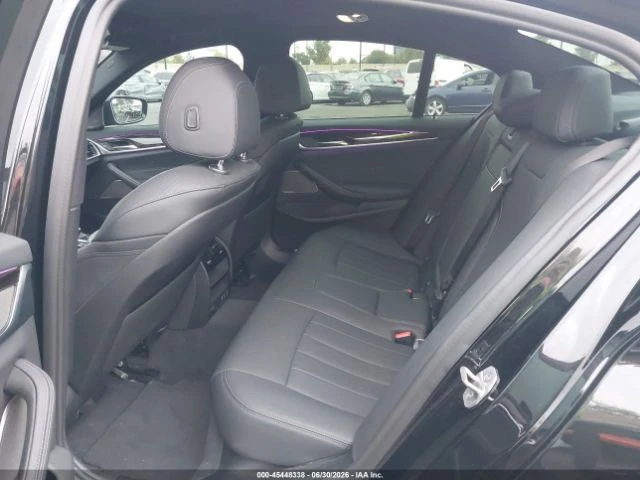 BMW 530E * M-SPORT* КОЖА* ПОДГРЕВ* ШИБИДАХ* КАМЕРА* LED* , снимка 8 - Автомобили и джипове - 55250843