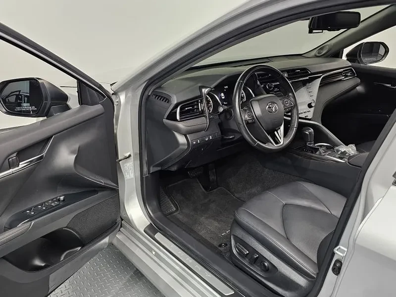 Toyota Camry 2.5 Бензин, снимка 9 - Автомобили и джипове - 55431442