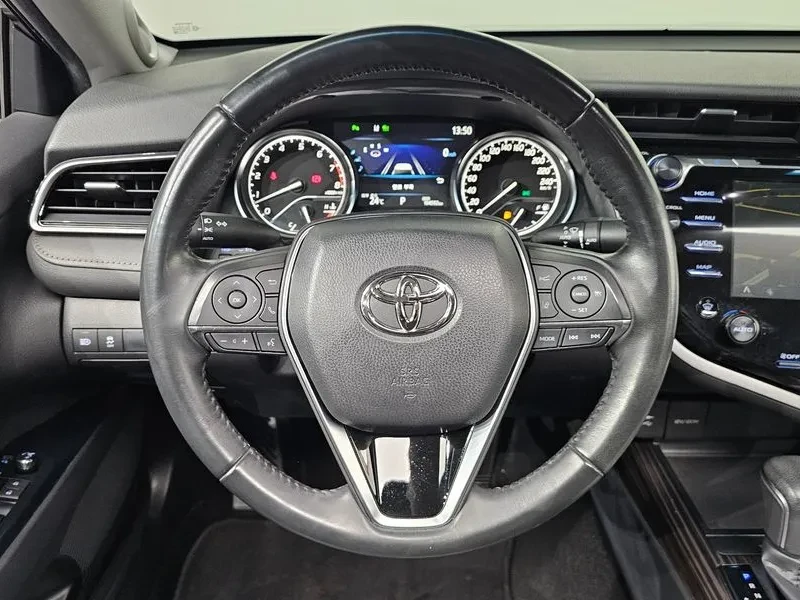 Toyota Camry 2.5 Бензин, снимка 4 - Автомобили и джипове - 55431442