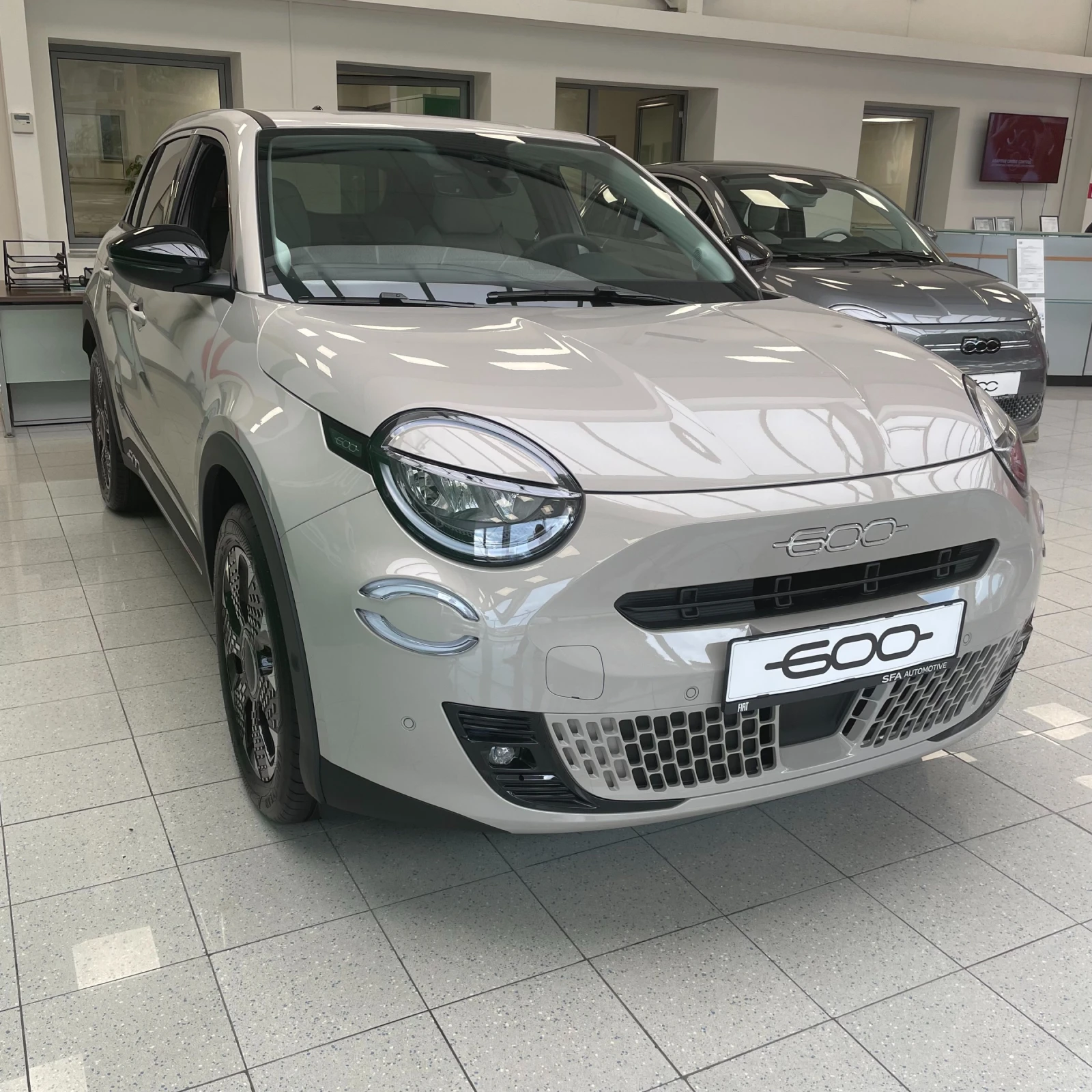 Fiat 600 LA PRIMA BEV 54 kWh 115 kW 156 hp 400 km - изображение 3