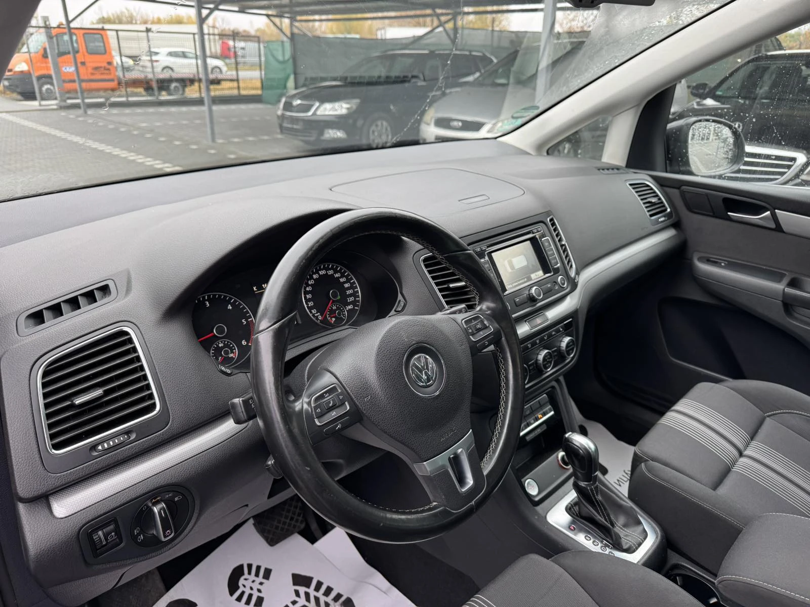 VW Sharan 2.0TDI MATCH - изображение 4