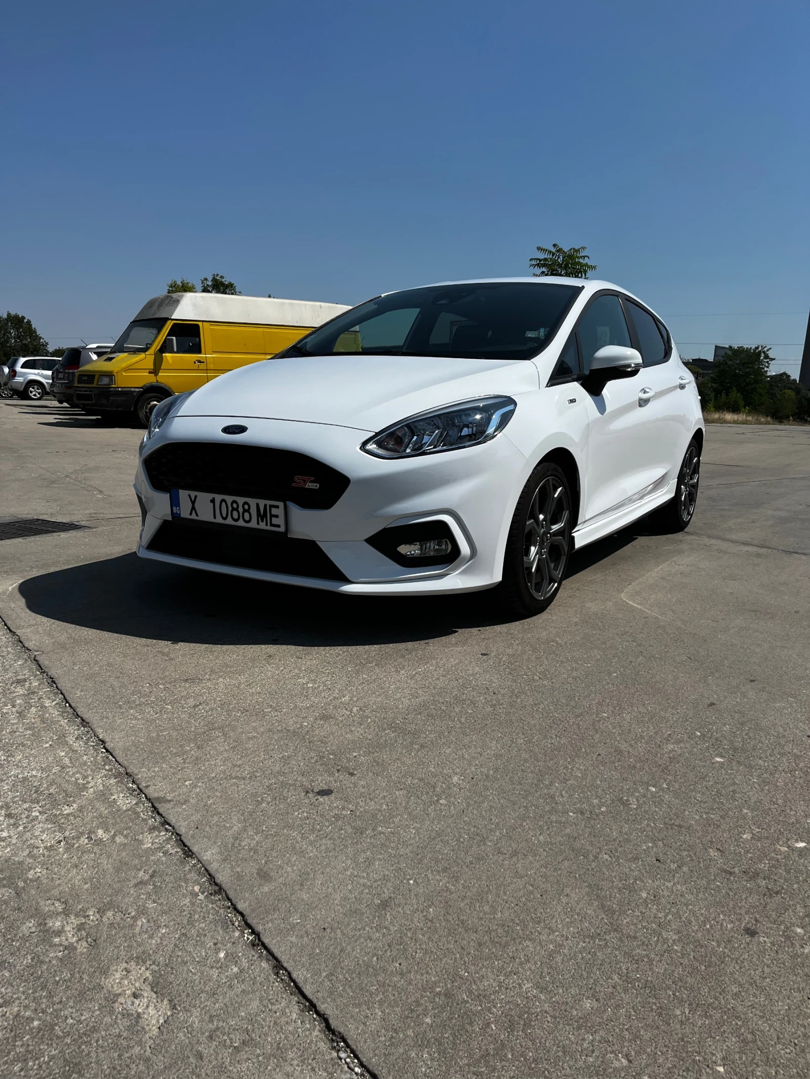 Ford Fiesta 1.1i ST line - изображение 2