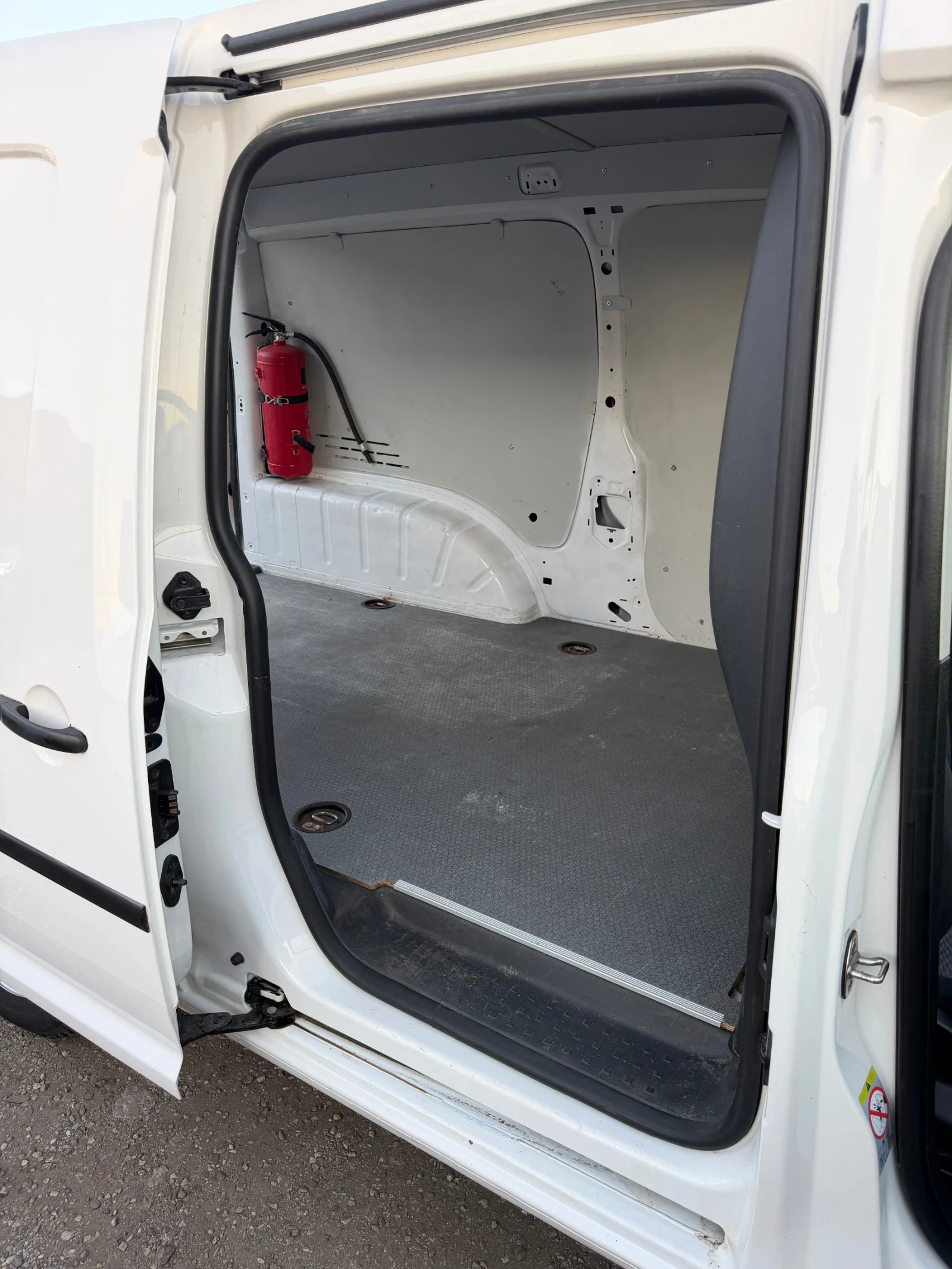 VW Caddy 2.0 TDI 2017 КЛИМАТИК МАКСИ, снимка 14 - Автомобили и джипове - 52868288