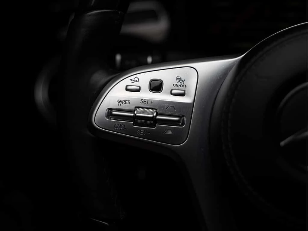 Mercedes-Benz 560 * | AMG PKG | EXCLUSIVE PKG | 20 IN * CARFAX * БЕЗ - изображение 8