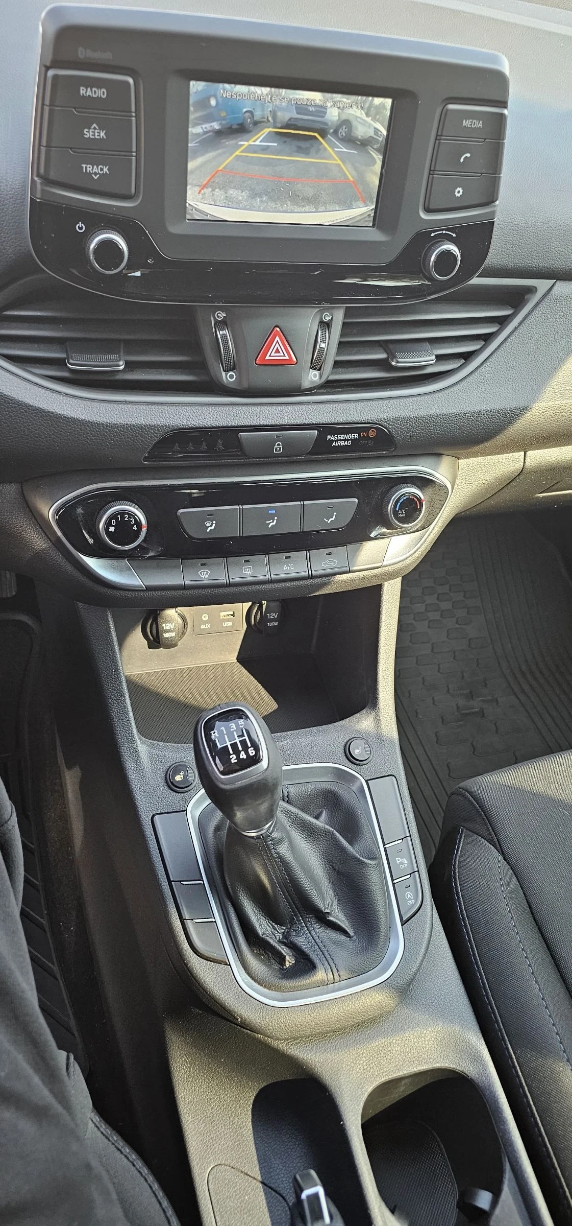 Hyundai I30 1.4 Бензин , снимка 9 - Автомобили и джипове - 53743011